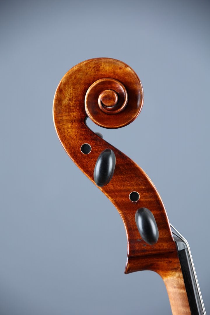 Leonhardt Rainer W. - Mittenwald anno 2024 - Die Haselnuss - 7/8 Cello - C-348